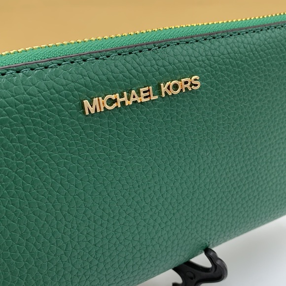 MICHAEL KORS LARGE TRAVEL CONTINENTAL WRISTLET WALLET FERN GREEN COLOR PHONECASE - Picture 11 of 16